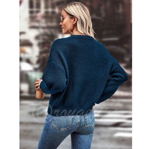 Red Heart Appliqué on Navy Blue Knit Pullover Sweater Long Sleeve Crew Neck - Picture 2 of 4